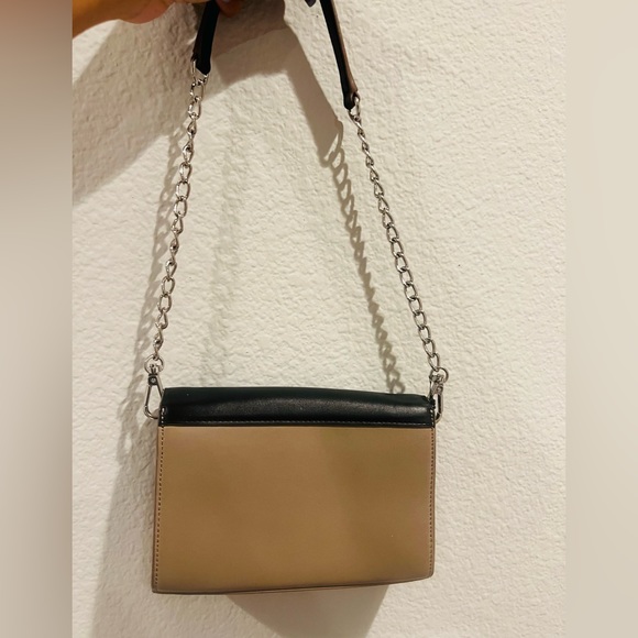 DKNY HANDBAG - Picture 2 of 2